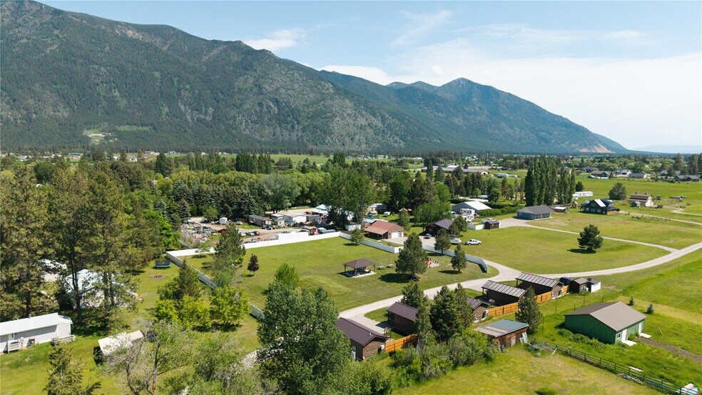 More Photos Of 1040 Roost Way, Columbia Falls Specialty For Sale