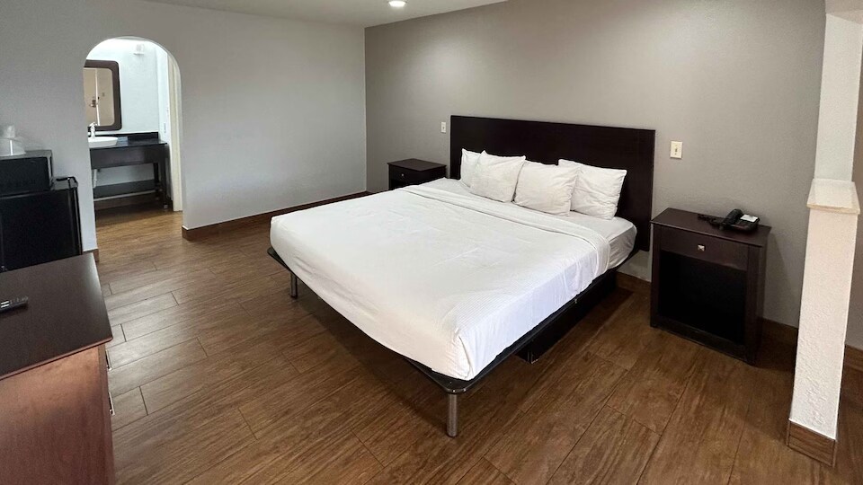 More Photos Of 125 Rushing Rd W, Denham Springs Hotel For Sale