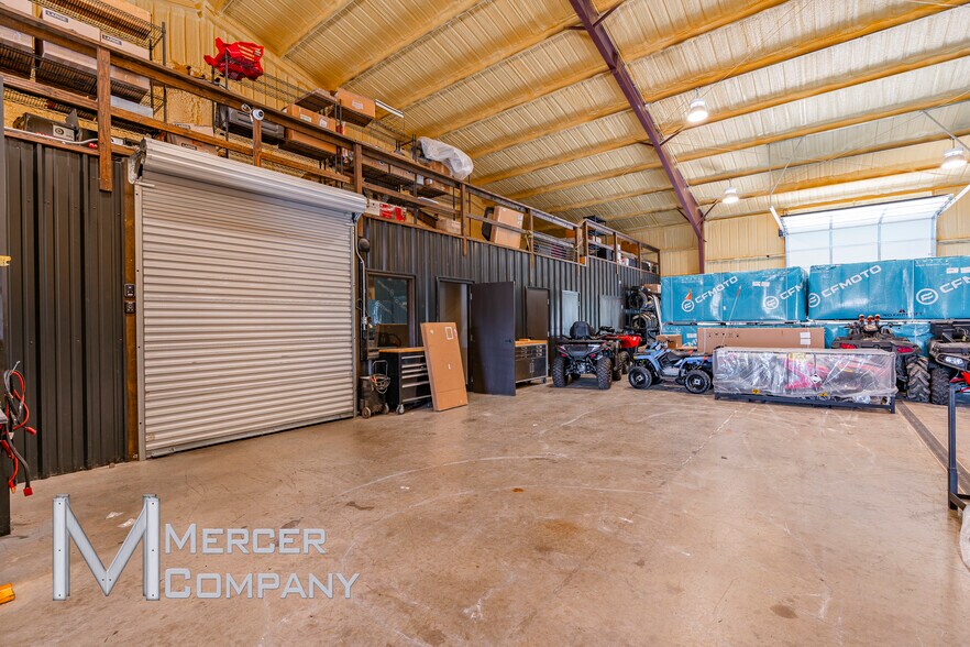 More Photos Of 1620 S Interstate 35 E, Lancaster Showroom For Sale