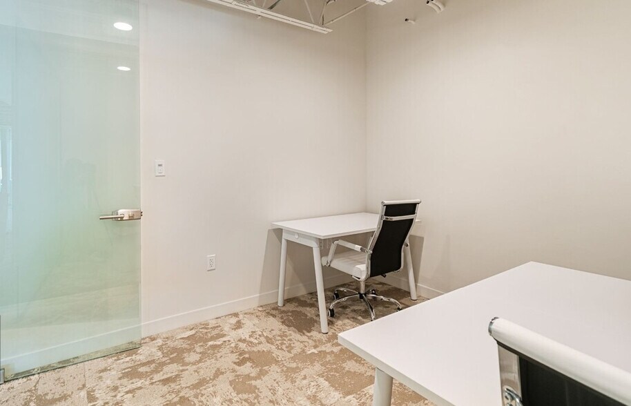More Photos Of 820 W 41st St, Miami Beach Coworking Space