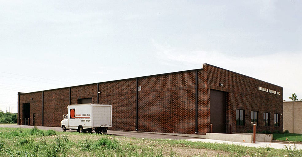 More Photos Of 805 Forestwood Dr, Romeoville Warehouse For Lease