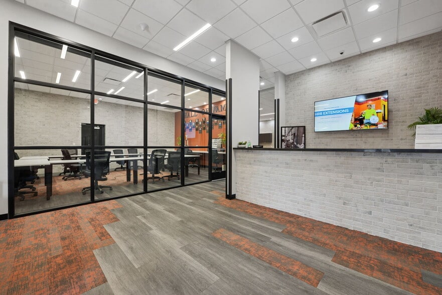 More Photos Of 2929 E 14th Ave, Columbus Showroom For Sale