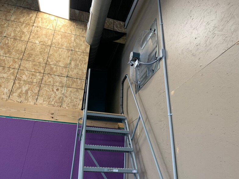 More Photos Of 8745 Old US Highway 50, Breese Industrial For Lease