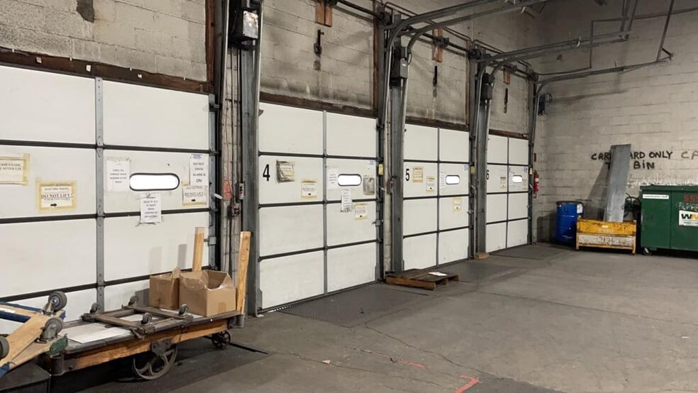 More Photos Of 400 N Midland Ave, Saddle Brook Warehouse For Lease