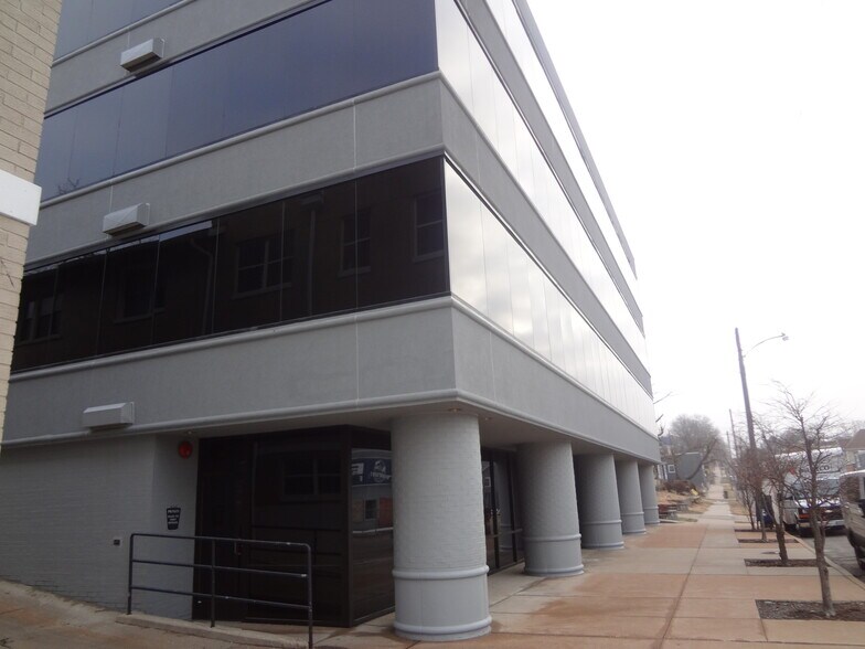 Primary Photo Of 515 E High St, Jefferson City Office For Sale