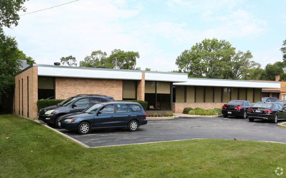 More Photos Of 7050 N Lehigh Ave, Chicago Warehouse For Sale