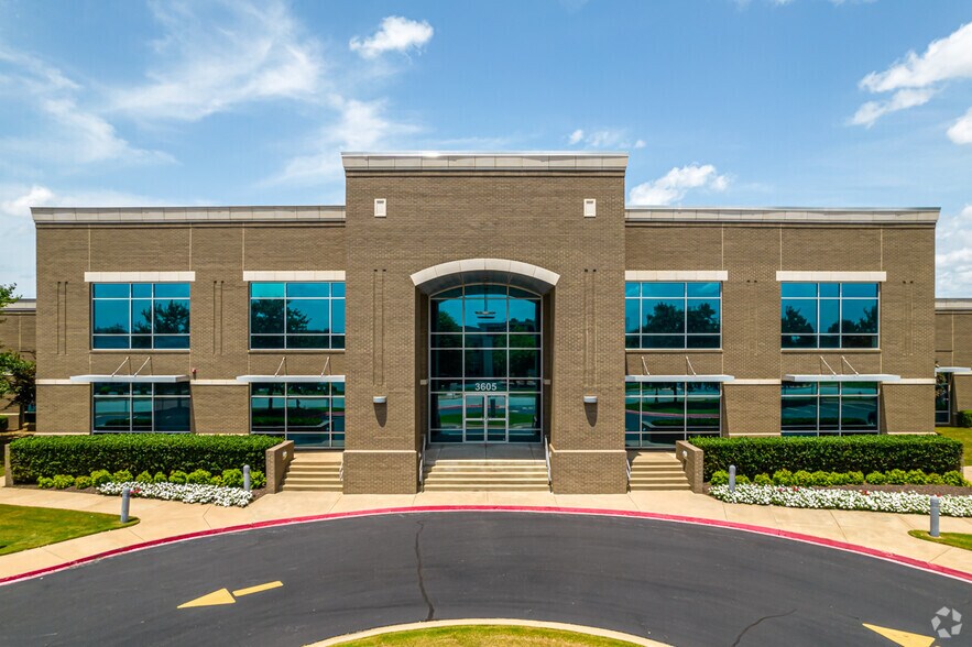 More Photos Of 3605 W Southern Hills Blvd, Rogers Office For Lease