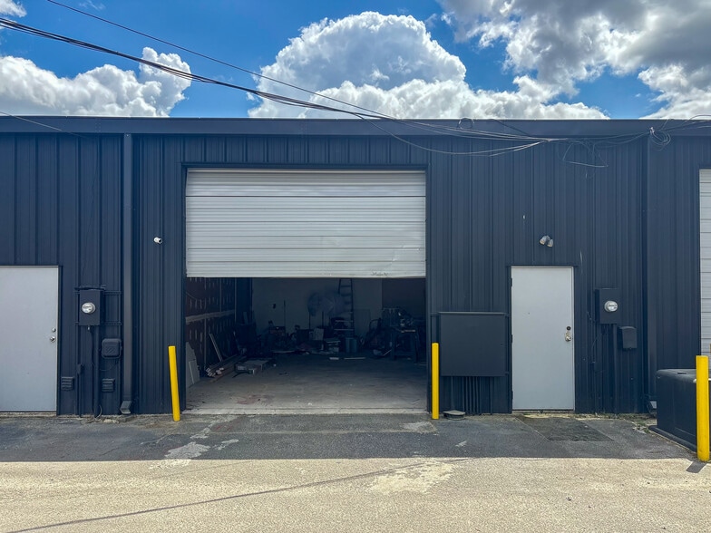 More Photos Of 622 Old Trolley Rd, Summerville Storefront For Lease