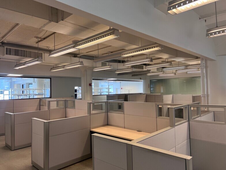 More Photos Of 535-547 W 45th St, New York Loft Creative Space For Lease