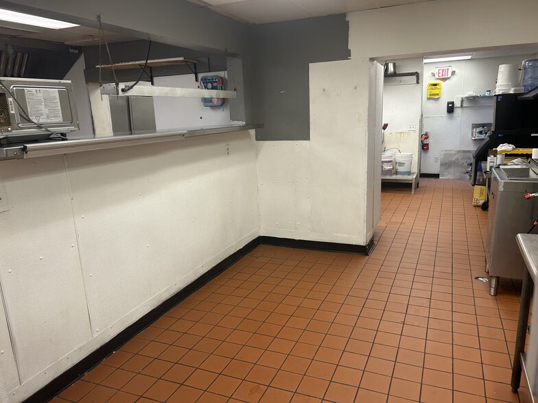 More Photos Of 321 N Main St, Hendersonville Restaurant For Lease