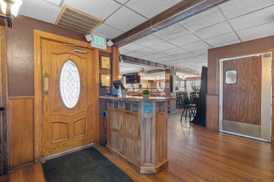 More Photos Of N4111 S Lakeshore Dr, Markesan Restaurant For Sale