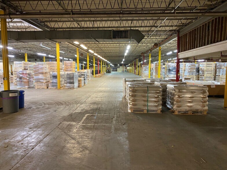 More Photos Of 300 N Newton Ave, Newton Manufacturing For Sale