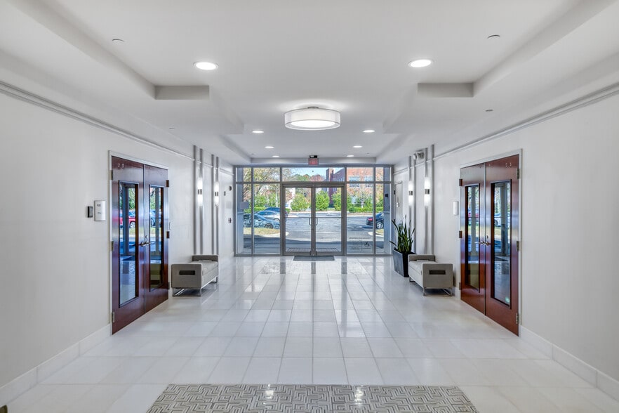 More Photos Of 695 Mansell Rd, Roswell Unknown For Lease