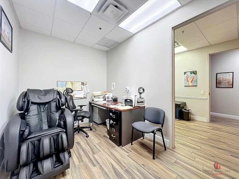 More Photos Of 1507 S Hiawassee Rd, Orlando Medical For Lease