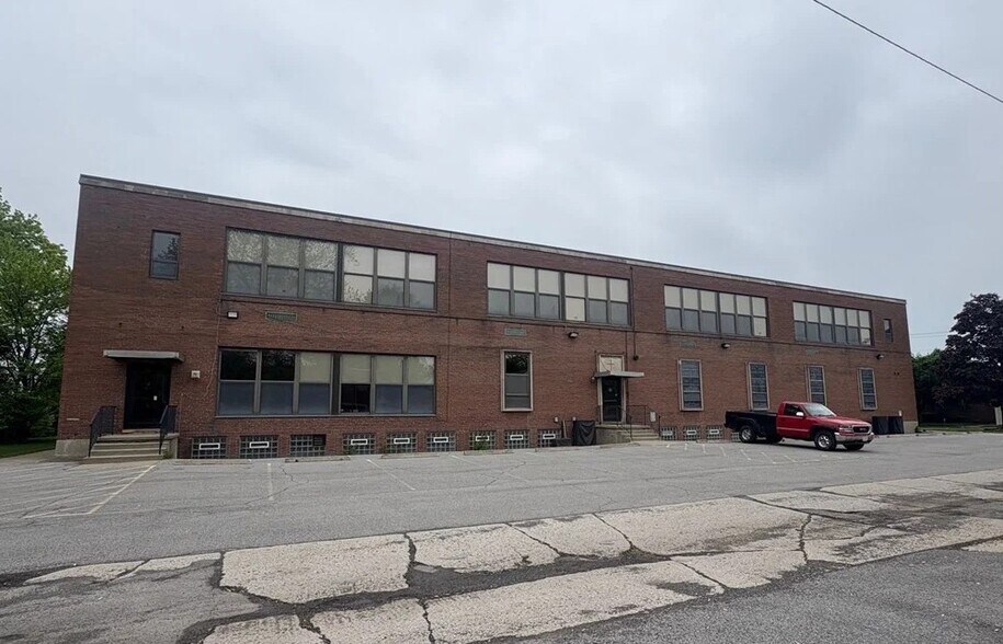 More Photos Of 2499 Independence Ave, Niagara Falls Religious Facility For Sale
