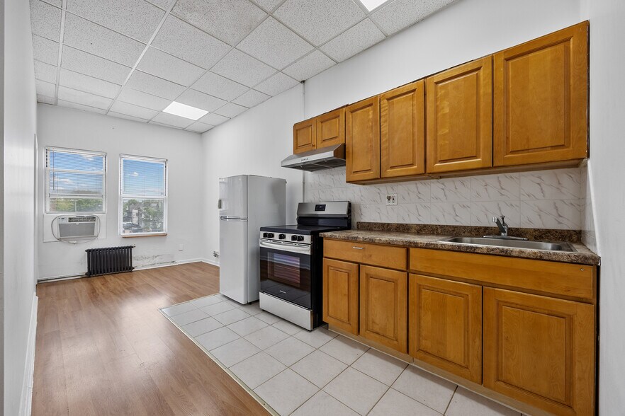 More Photos Of 15226-15228 Northern Blvd, Flushing General Retail For Sale