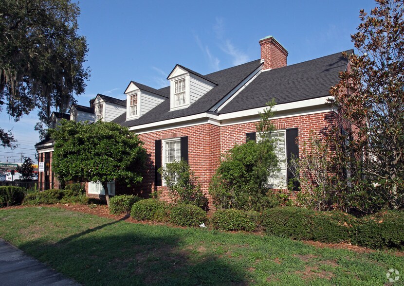 Primary Photo Of 5225 Abercorn St, Savannah Bank For Lease