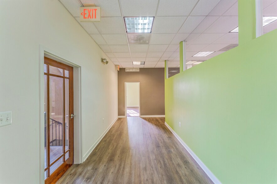 More Photos Of 728 S Washington St, Alexandria Office For Sale