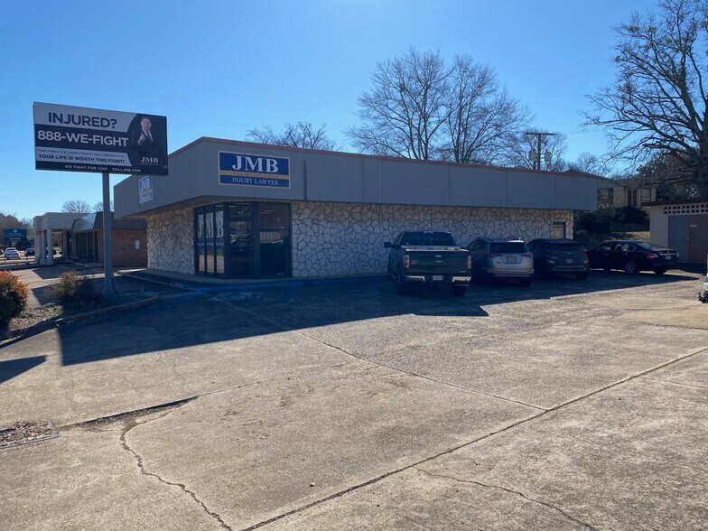 More Photos Of 611 Garfield St, Tupelo Freestanding For Lease