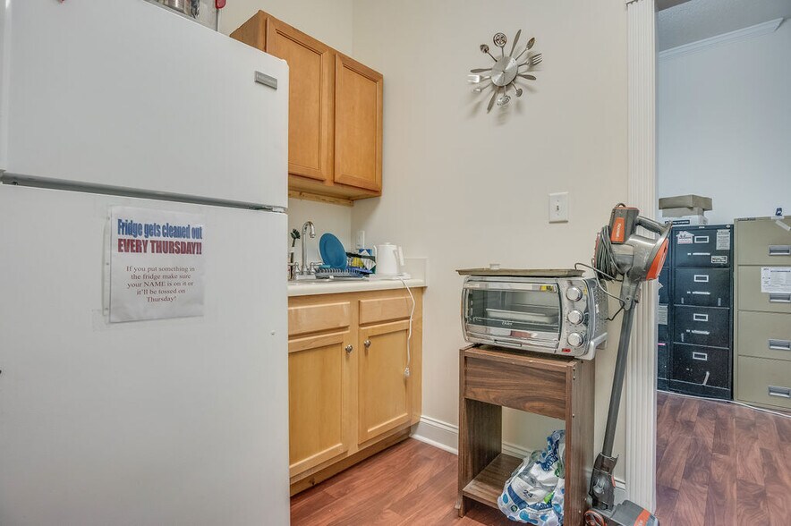 More Photos Of 1212-1216 Gum Branch Rd, Jacksonville General Retail For Sale