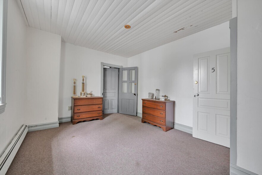 More Photos Of 349 Huffs Church Rd, Mertztown Restaurant For Sale