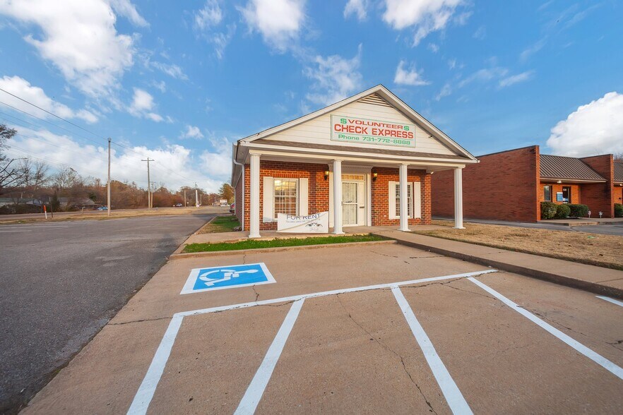 More Photos Of 1368 N Washington Ave, Brownsville Office For Lease