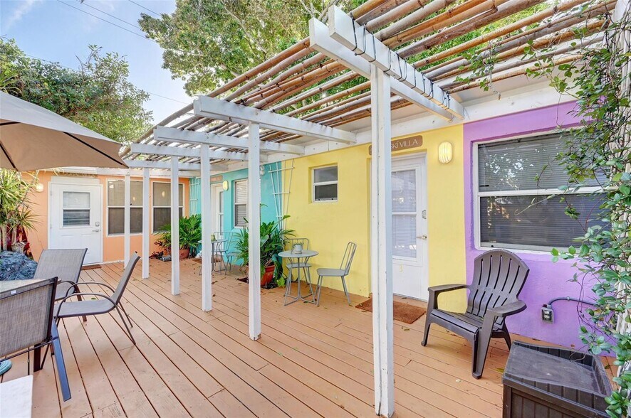 More Photos Of 1944 NE 5th St, Deerfield Beach Apartments For Sale