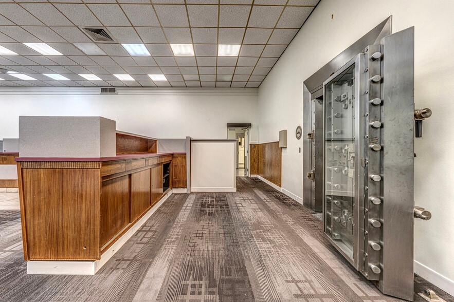 More Photos Of 5950 E Admiral Pl, Tulsa Lodge Meeting Hall For Sale