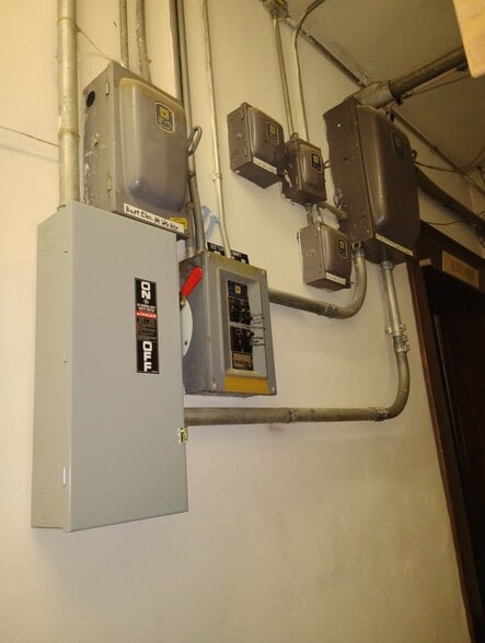 More Photos Of 906 Elm St, Coffeyville Religious Facility For Sale