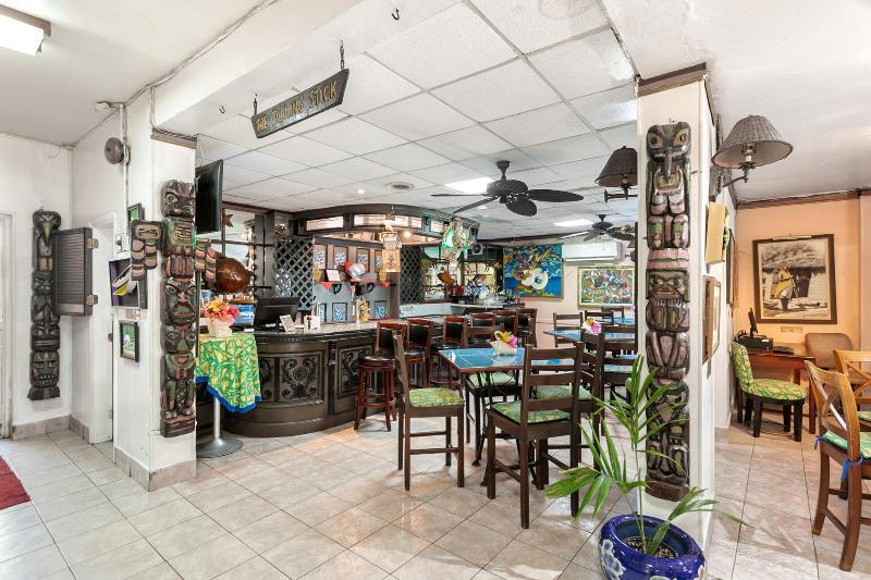 More Photos Of 40 George St, Nassau Hotel For Sale