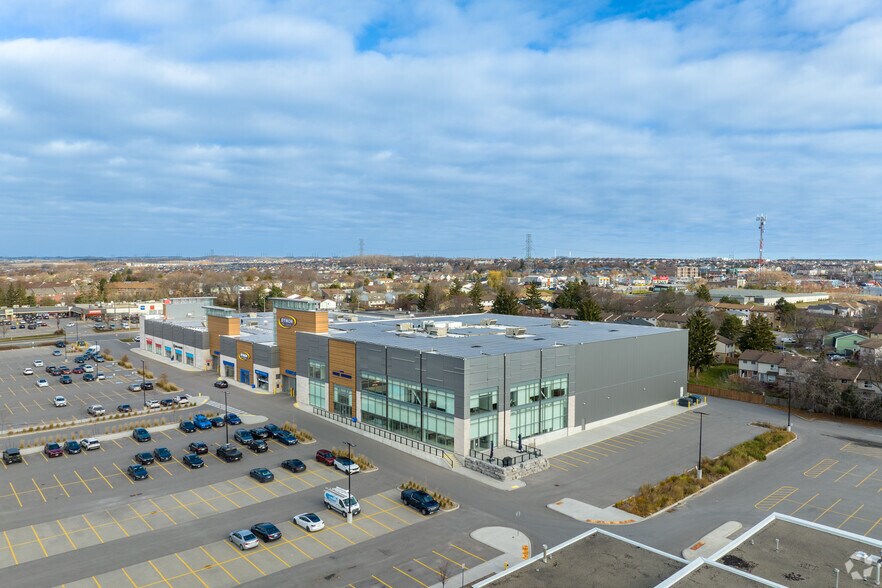 More Photos Of 285 Taunton Rd E, Oshawa Self Storage For Lease