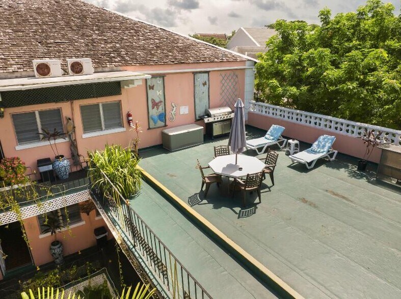 More Photos Of 40 George St, Nassau Hotel For Sale