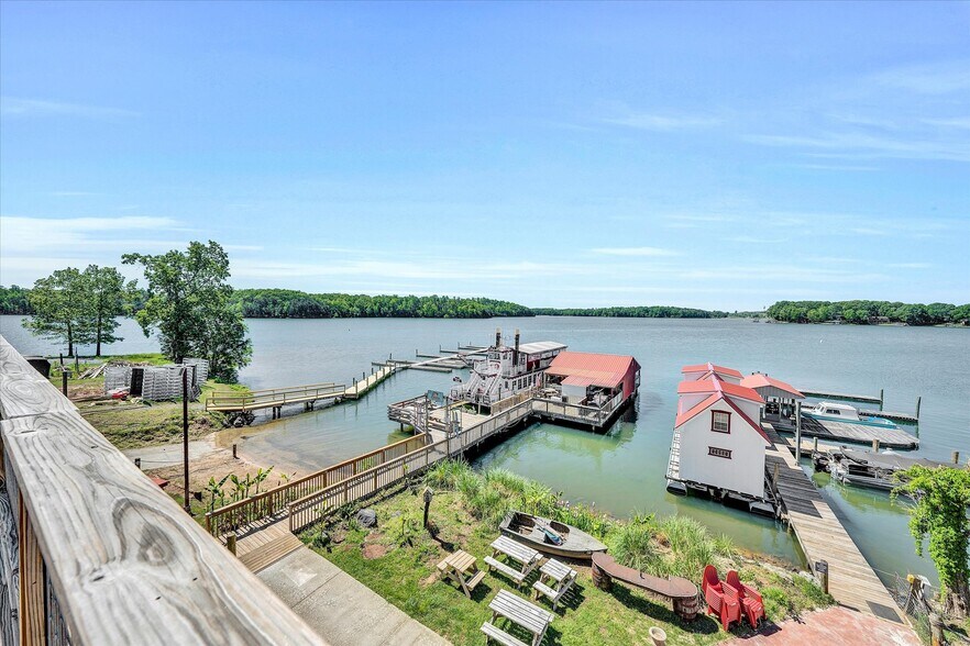 More Photos Of 3619 Airport Rd, Moneta Marina For Sale