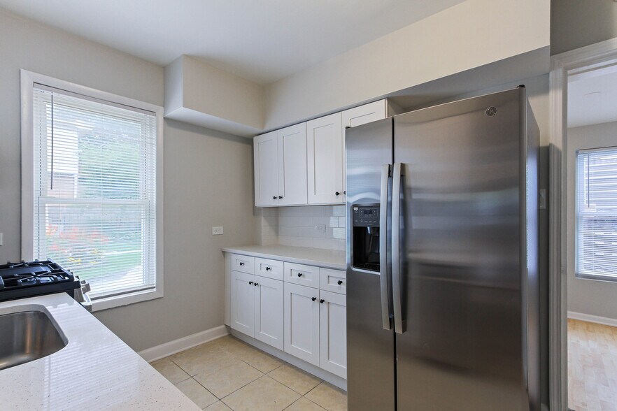 More Photos Of 6046 W Giddings, Chicago Apartments For Sale