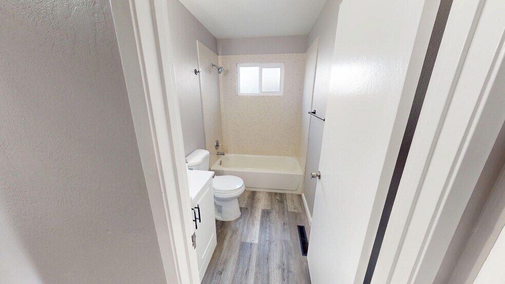 More Photos Of 2105 48th Ave, Oakland Apartments For Sale