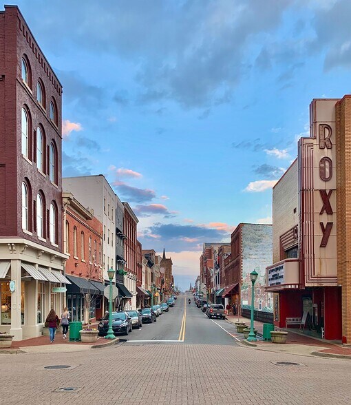 More Photos Of 110 Main St, Clarksville Light Distribution For Lease
