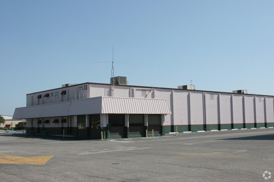 More Photos Of 5300 Recker Hwy, Winter Haven Warehouse For Lease
