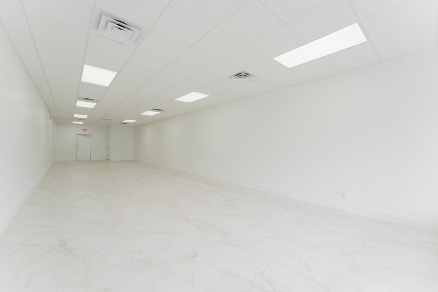 More Photos Of 450 NE 20th St, Boca Raton General Retail For Lease