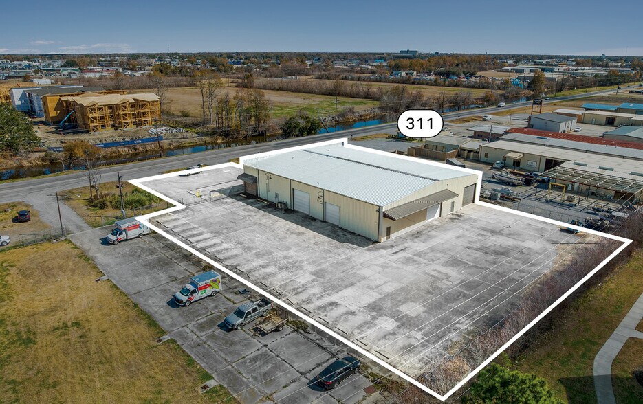 More Photos Of 5064 La-311, Houma Warehouse For Lease