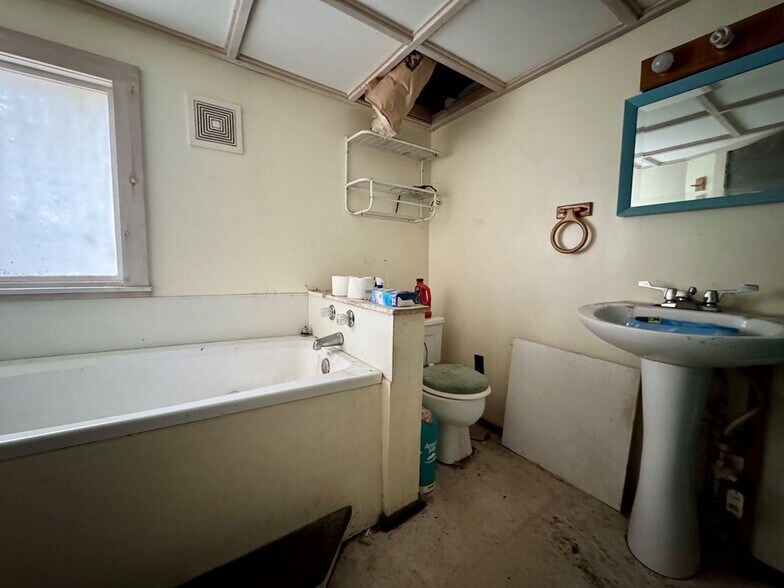 More Photos Of 563 James Monroe Ave, Monroeton Apartments For Sale