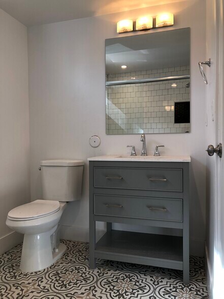 More Photos Of 2666 Orchard Ave, Los Angeles Multifamily For Sale