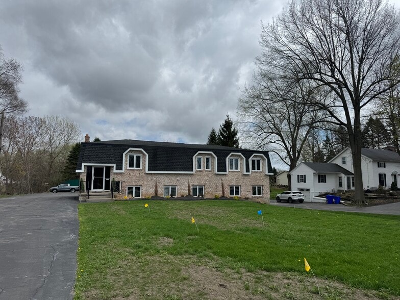 More Photos Of 721 Union Rd, West Seneca Medical For Sale