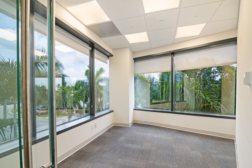 More Photos Of 1400 Centrepark Blvd, West Palm Beach Office For Lease