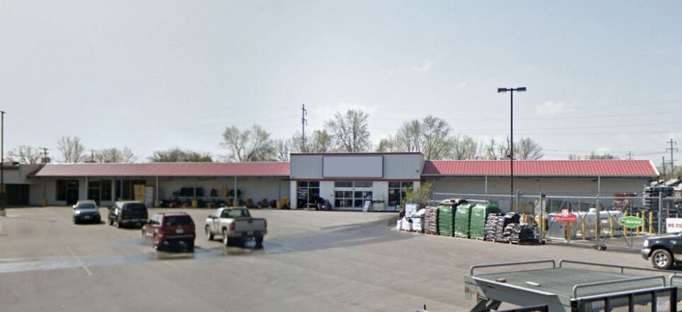 More Photos Of 689-699 S Monroe St, Lebanon General Retail For Sale