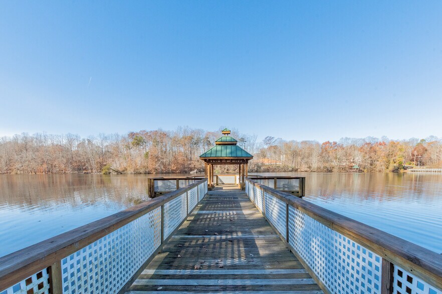 More Photos Of 3907 N Elm St, Greensboro Office For Sale