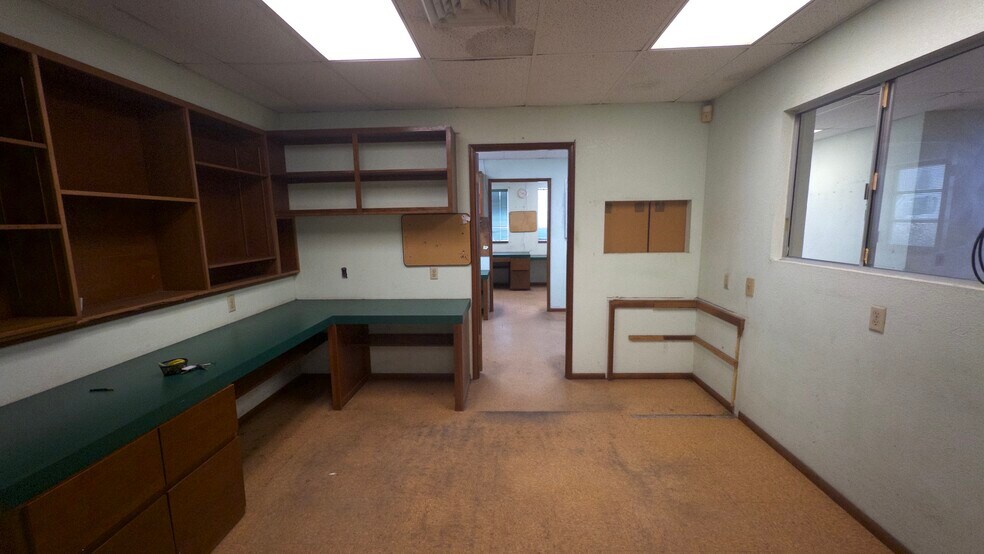 More Photos Of 500 Alakawa St, Honolulu Warehouse For Lease