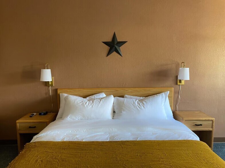 More Photos Of 600 22nd St, Benson Hotel For Sale