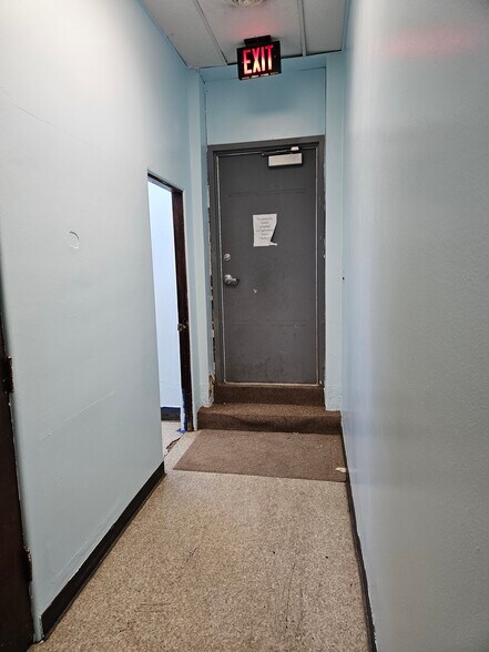 More Photos Of 18 4th St N, Great Falls Storefront For Sale