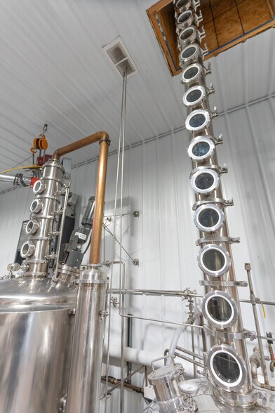 More Photos Of 43937 Highway 36, Monroe City General Retail For Sale