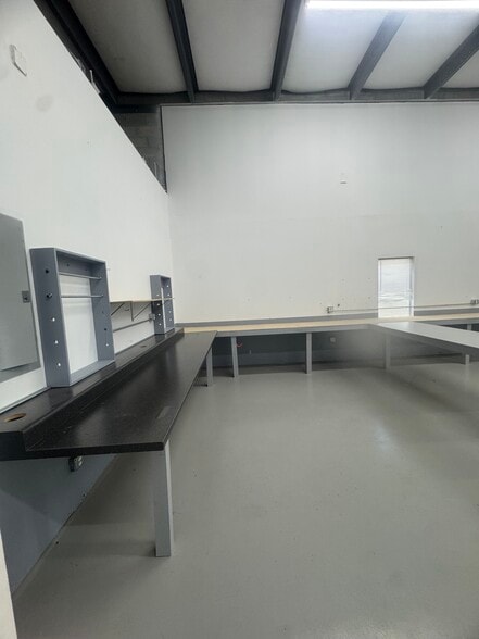 More Photos Of 1410 Park Ln S, Jupiter Warehouse For Lease